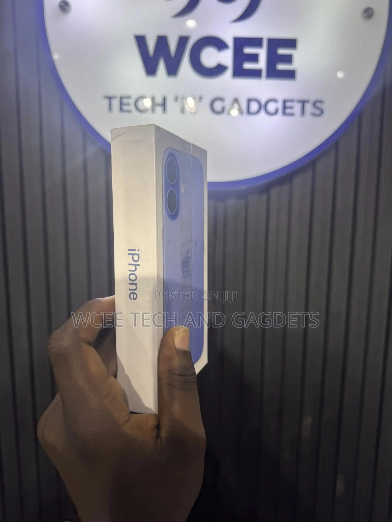 New Apple iPhone 16 128 GB Blue