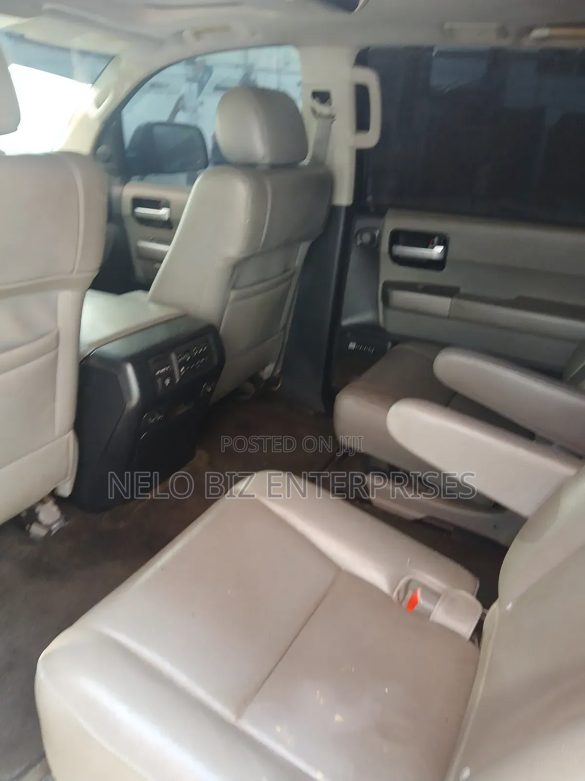 Toyota Sequoia Limited 4dr SUV 4WD (5.7L 8cyl 6A) 2012 Black