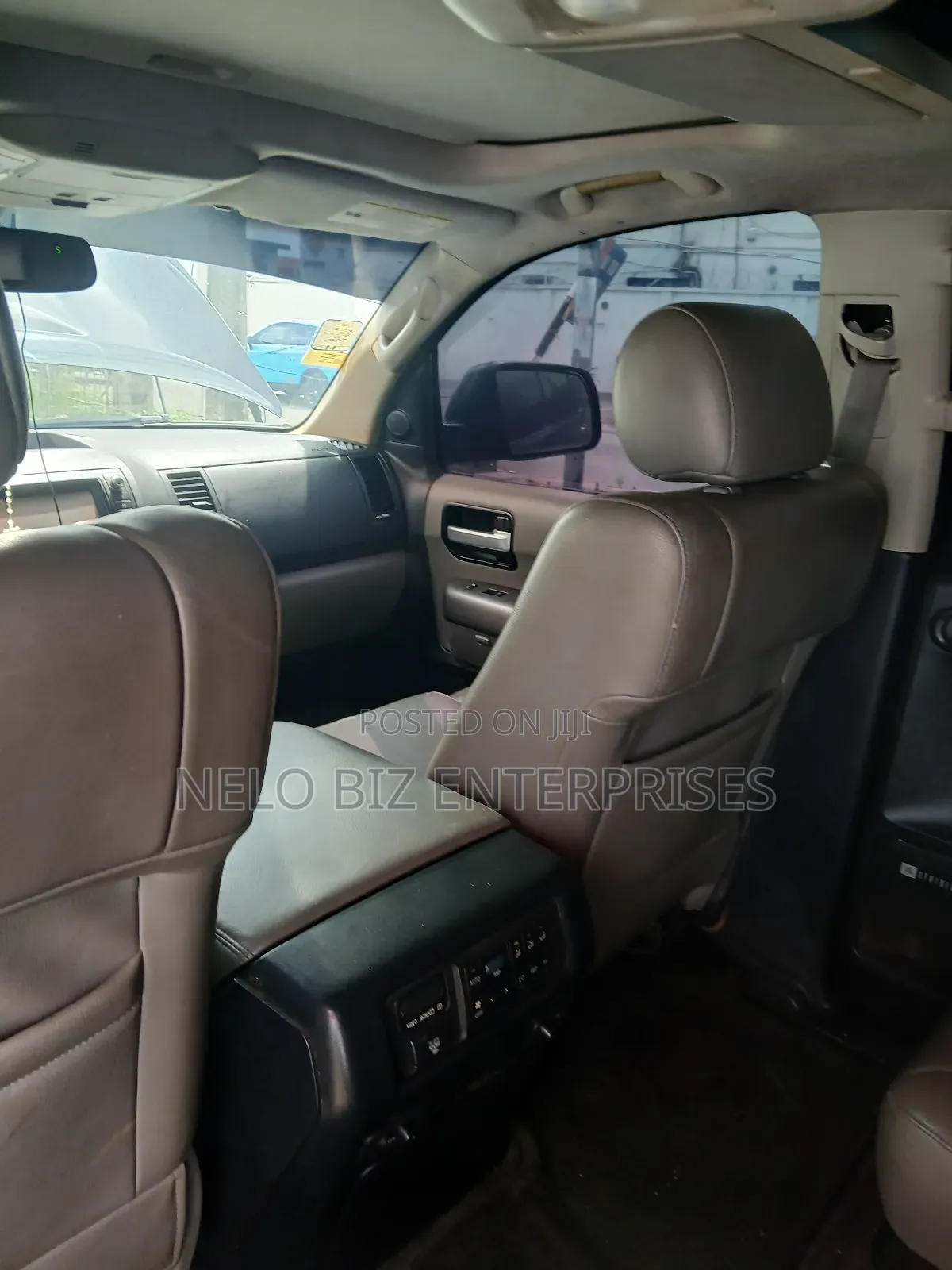 Toyota Sequoia Limited 4dr SUV 4WD (5.7L 8cyl 6A) 2012 Black
