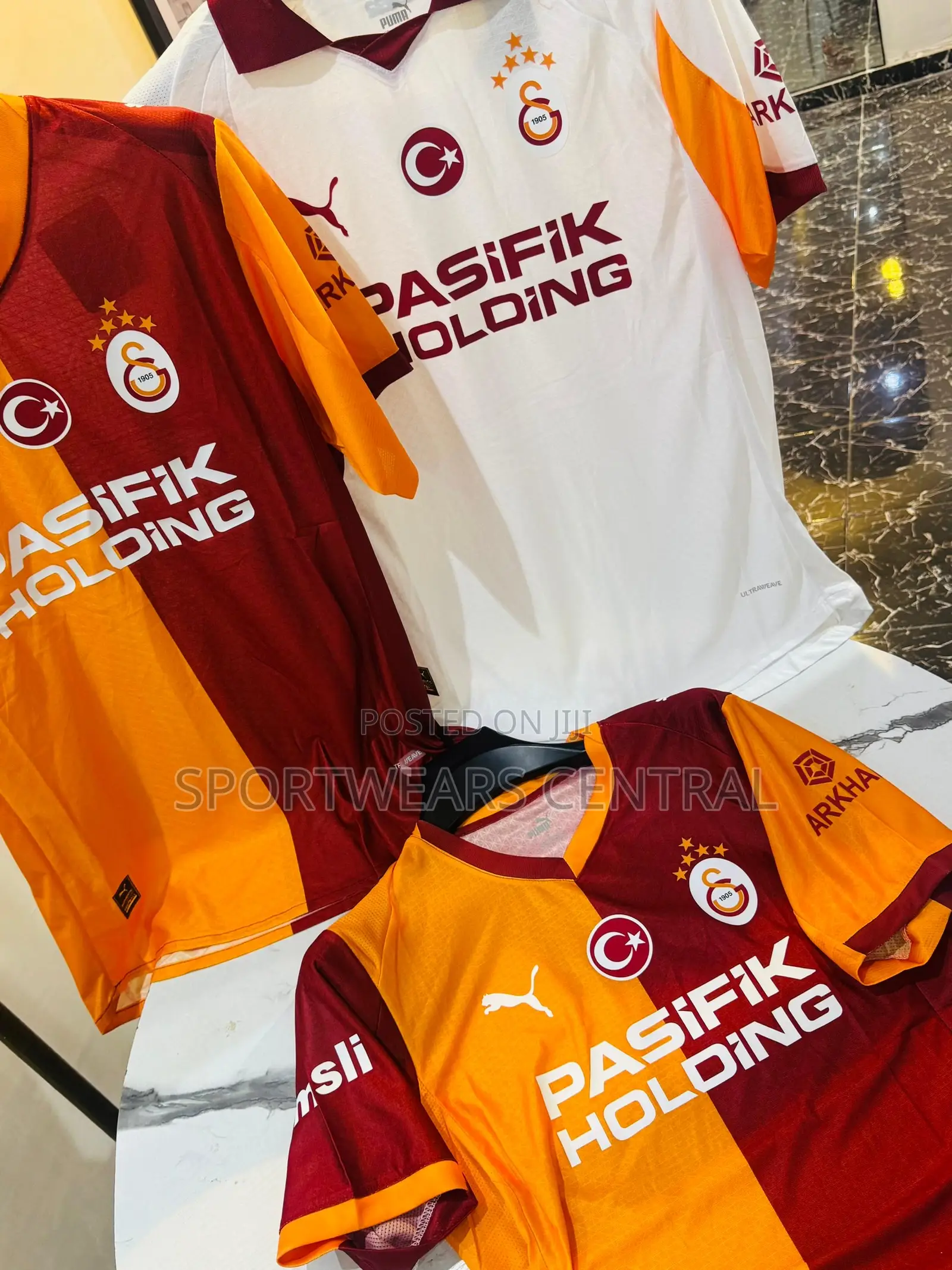 Victor Osimhen Club Galatasary Home and Away Kit