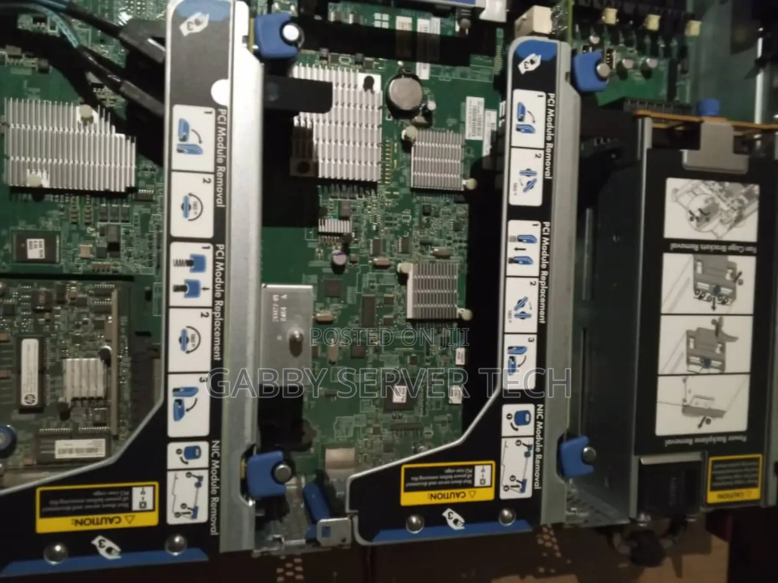 Server HP ProLiant DL380P Gen8 32GB Intel Xeon HDD+SSD 1T