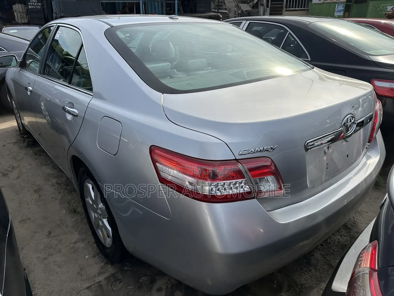 Toyota Camry LE 4dr Sedan (2.5L 4cyl 6AM) 2010 Silver
