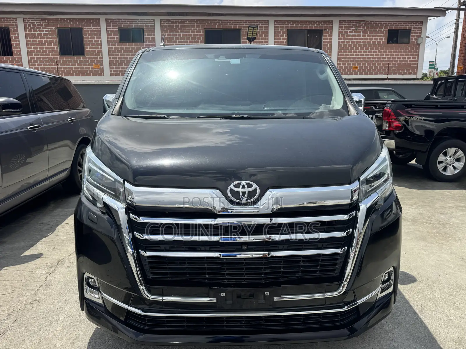 Toyota Granvia 2022 Black