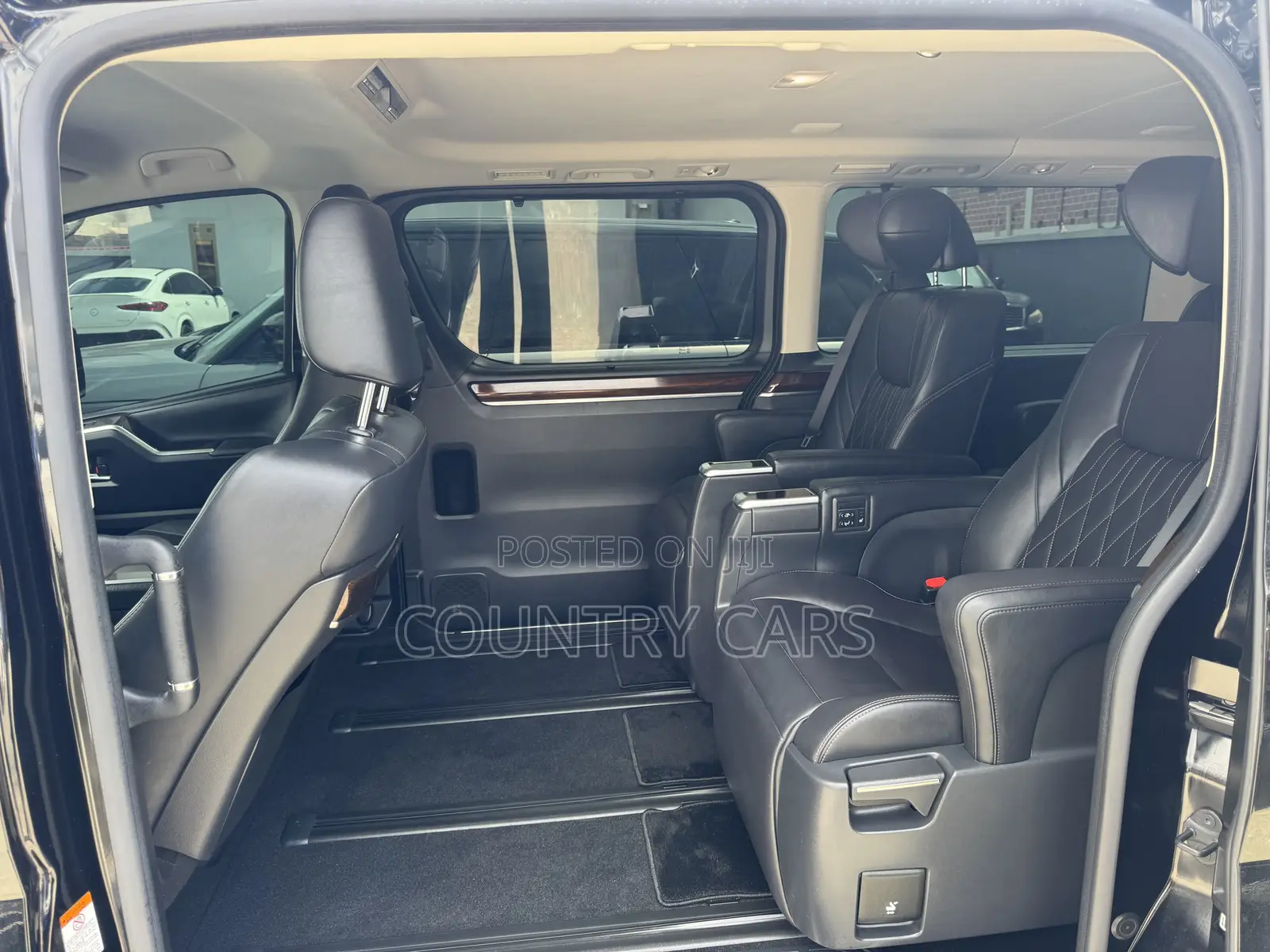 Toyota Granvia 2022 Black
