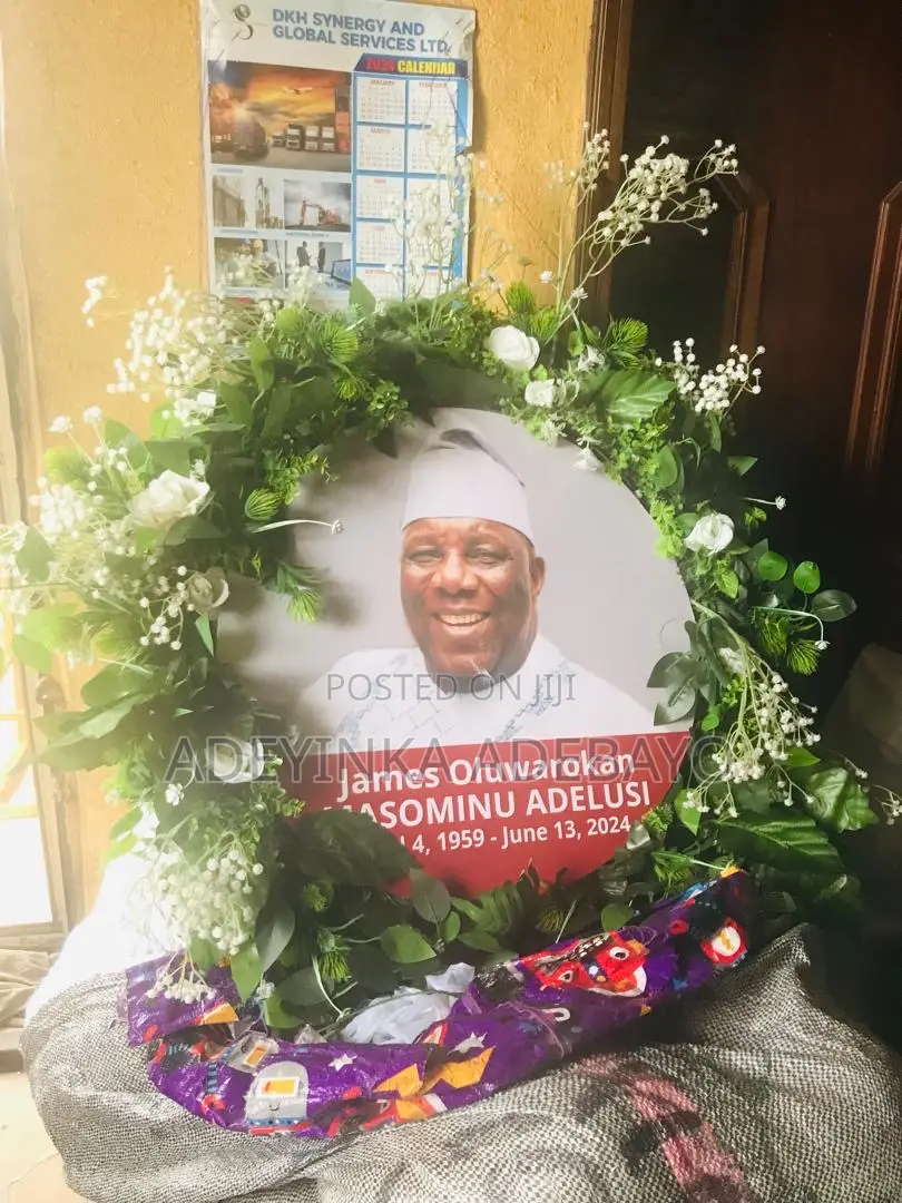Customized Wreath With Messages And Photos