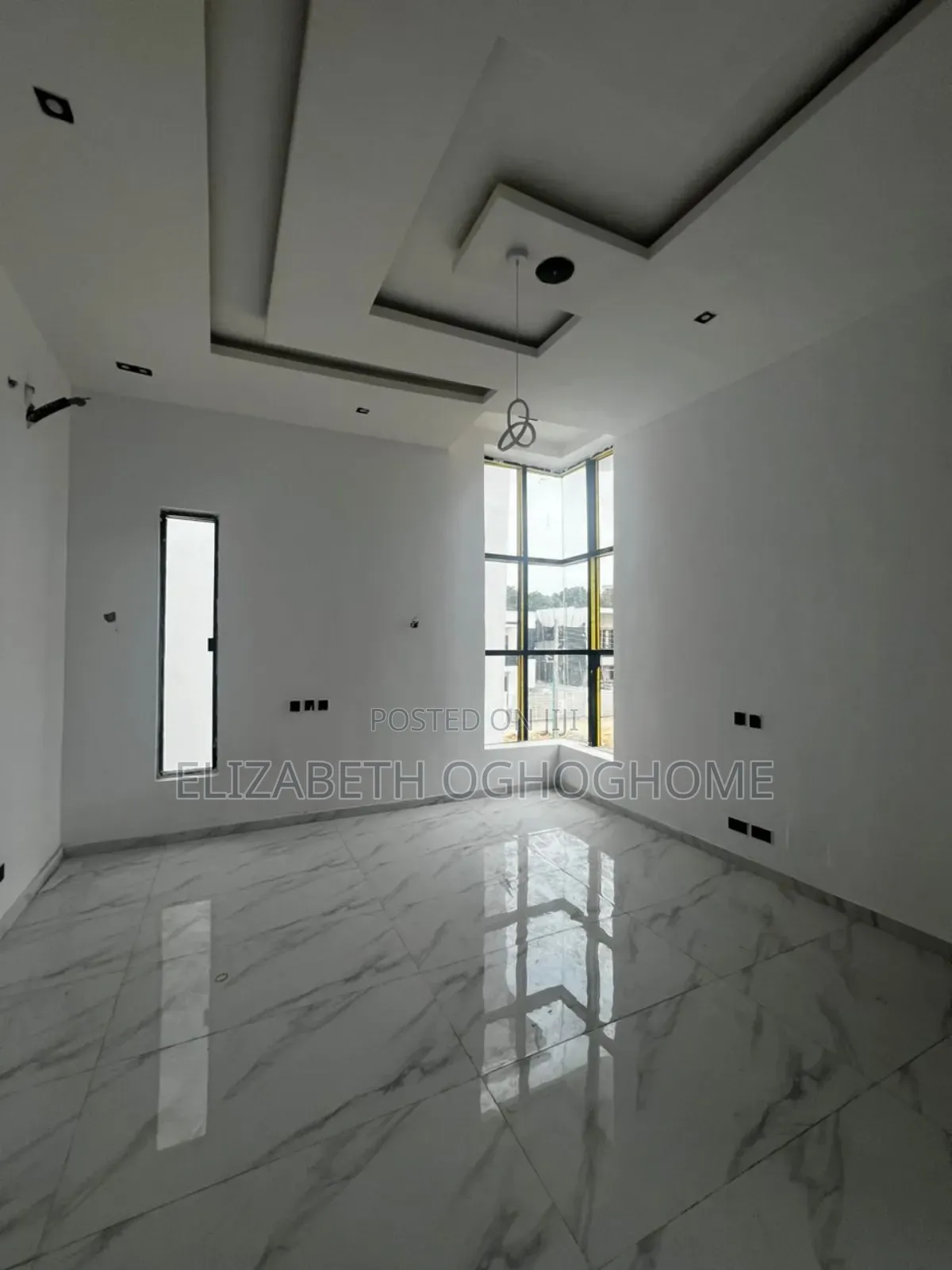 4bdrm Duplex in Chevron for sale