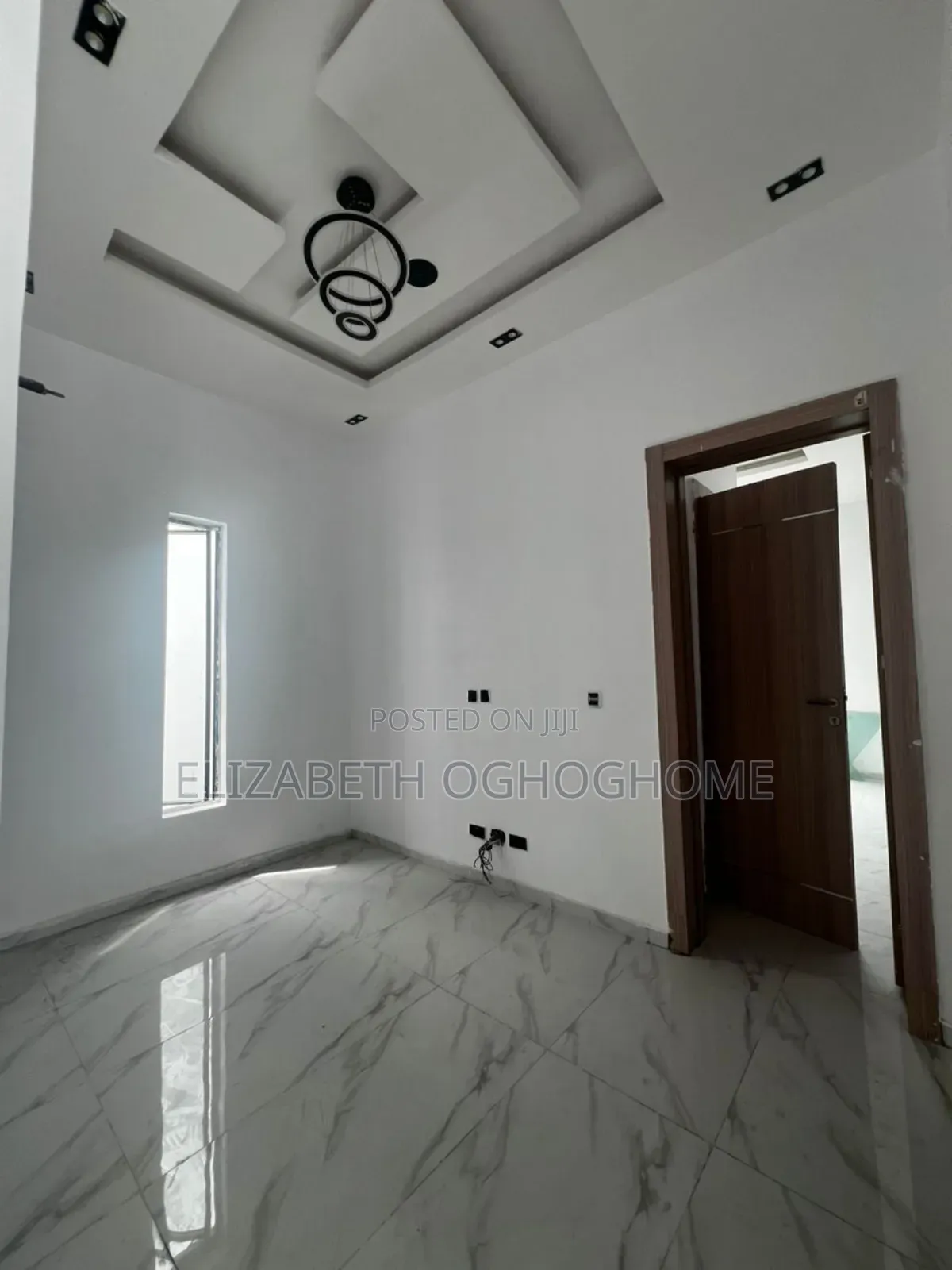 4bdrm Duplex in Chevron for sale