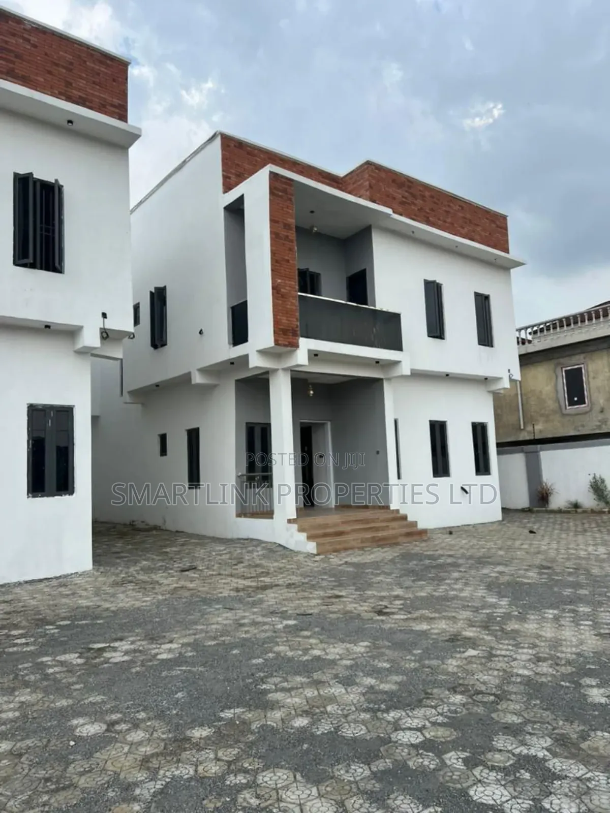 4bdrm Duplex in Guzape District for sale