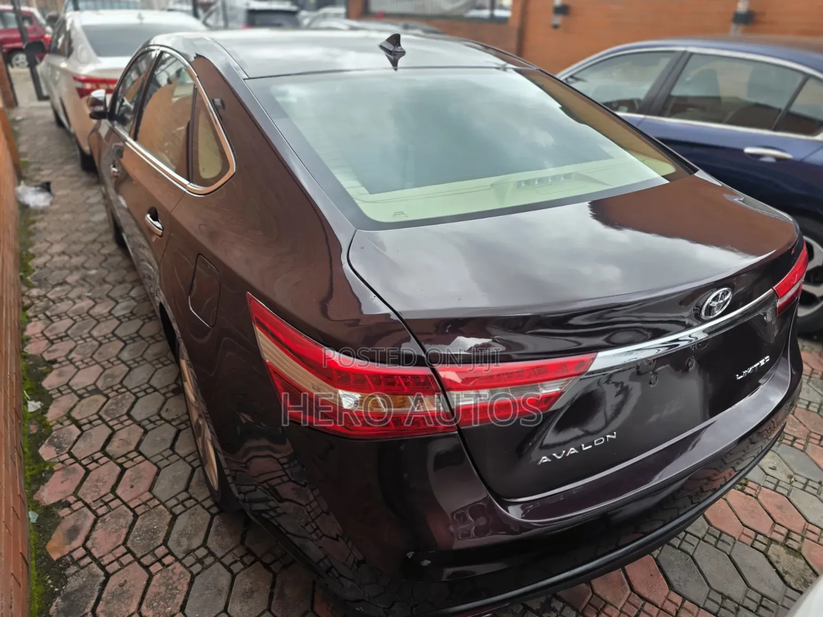 Toyota Avalon Limited 4dr Sedan (3.5L 6cyl 6A) 2015 Burgundy