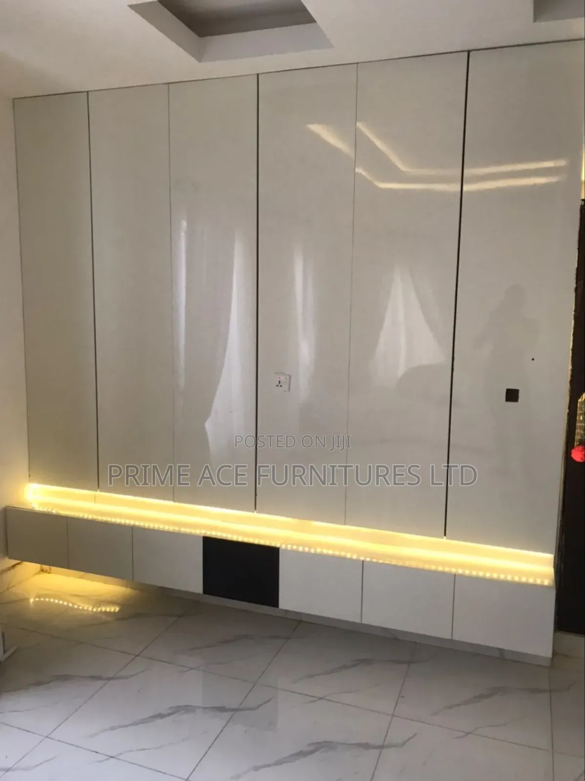 Prime Classic High Gloss Tv Console