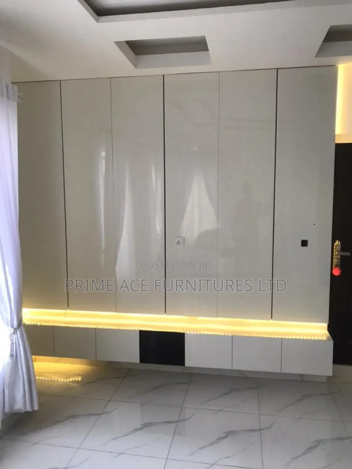 Prime Classic High Gloss Tv Console