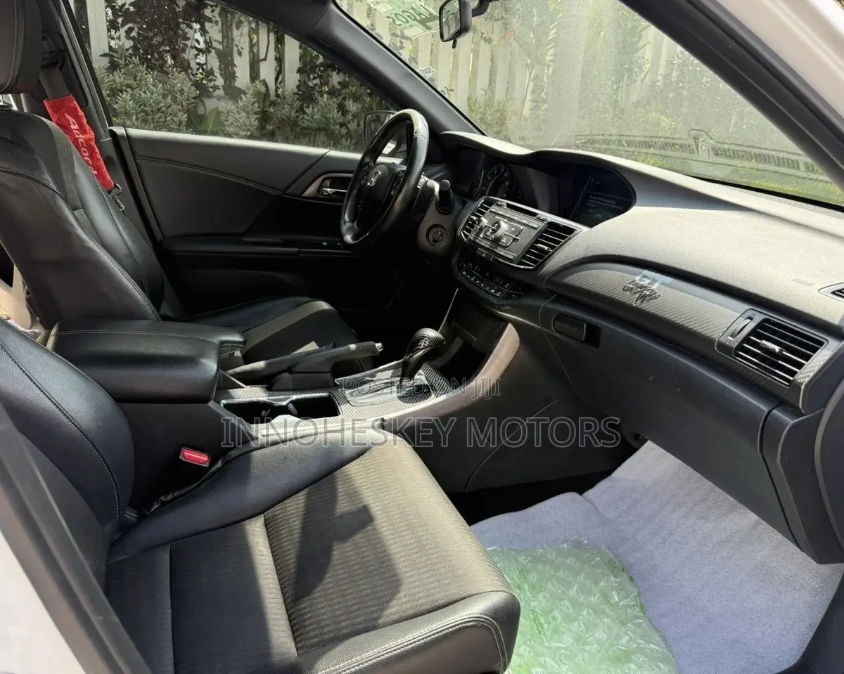 Honda Accord Sport 4dr Sedan FWD (2.4L 4cyl 2A) 2016 White