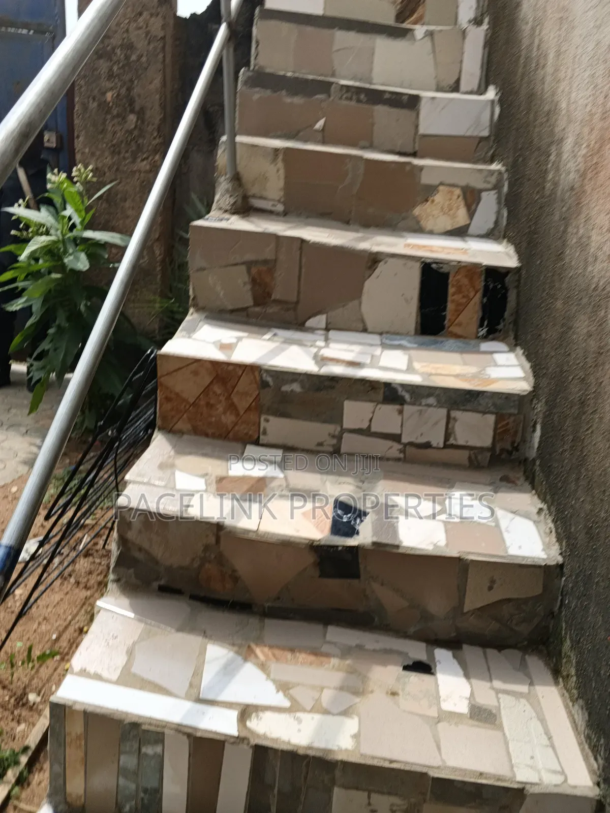 10bdrm Bungalow in Igando / Ikotun/Igando for rent
