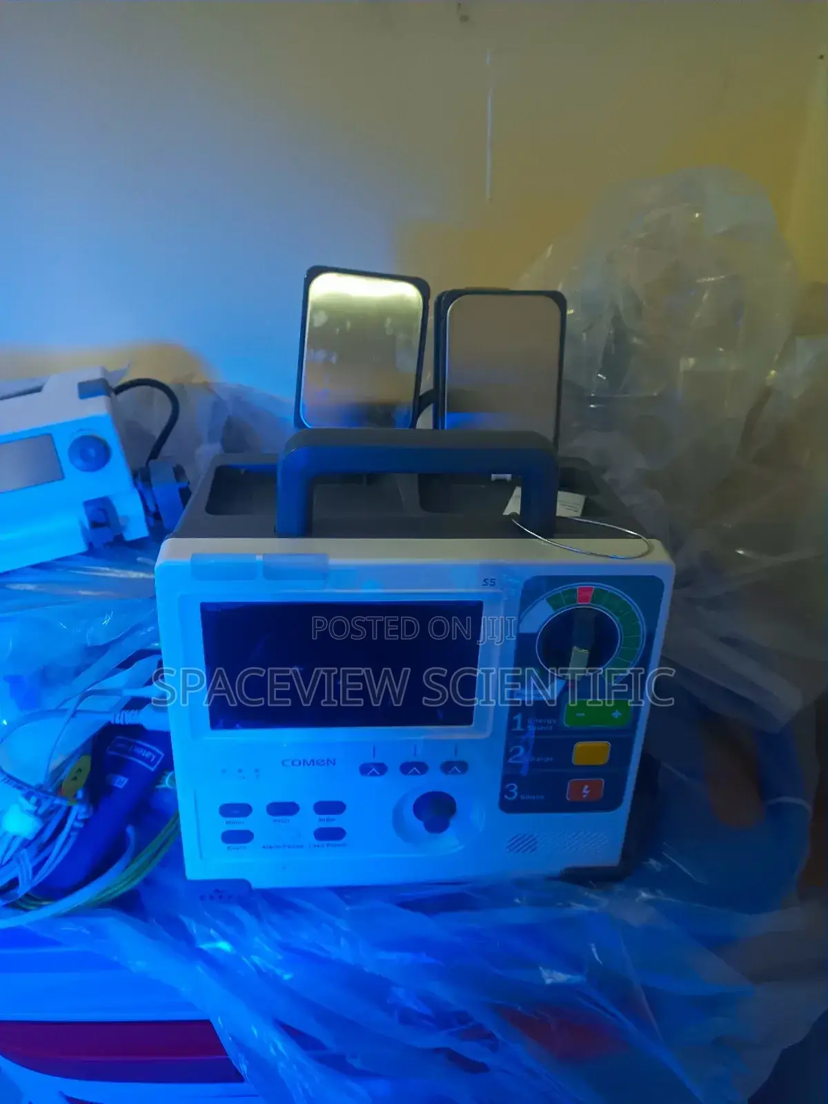 Defribillator 7 Inch Color Display