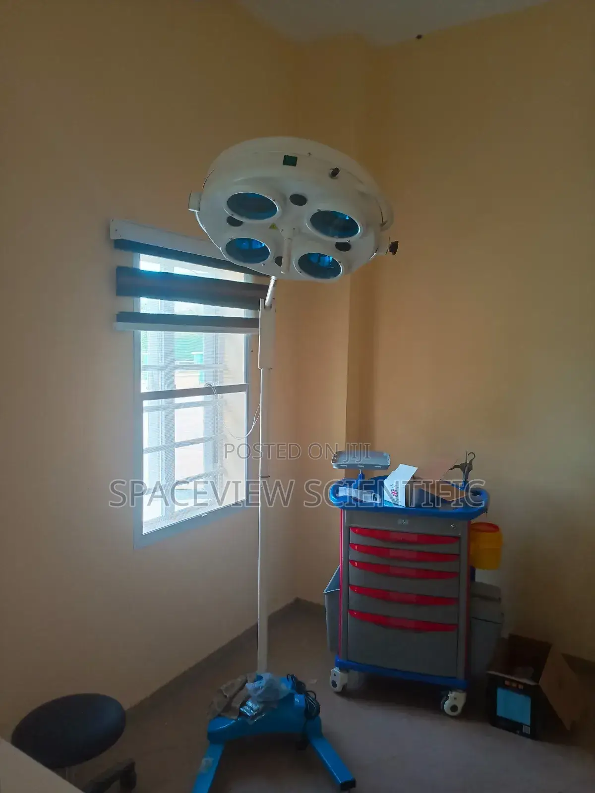 Theathre Surgical Light, Single