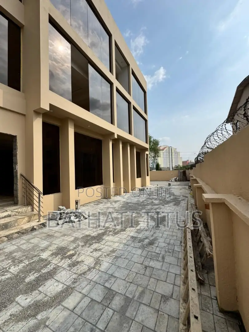 Distress Plaza for Sale