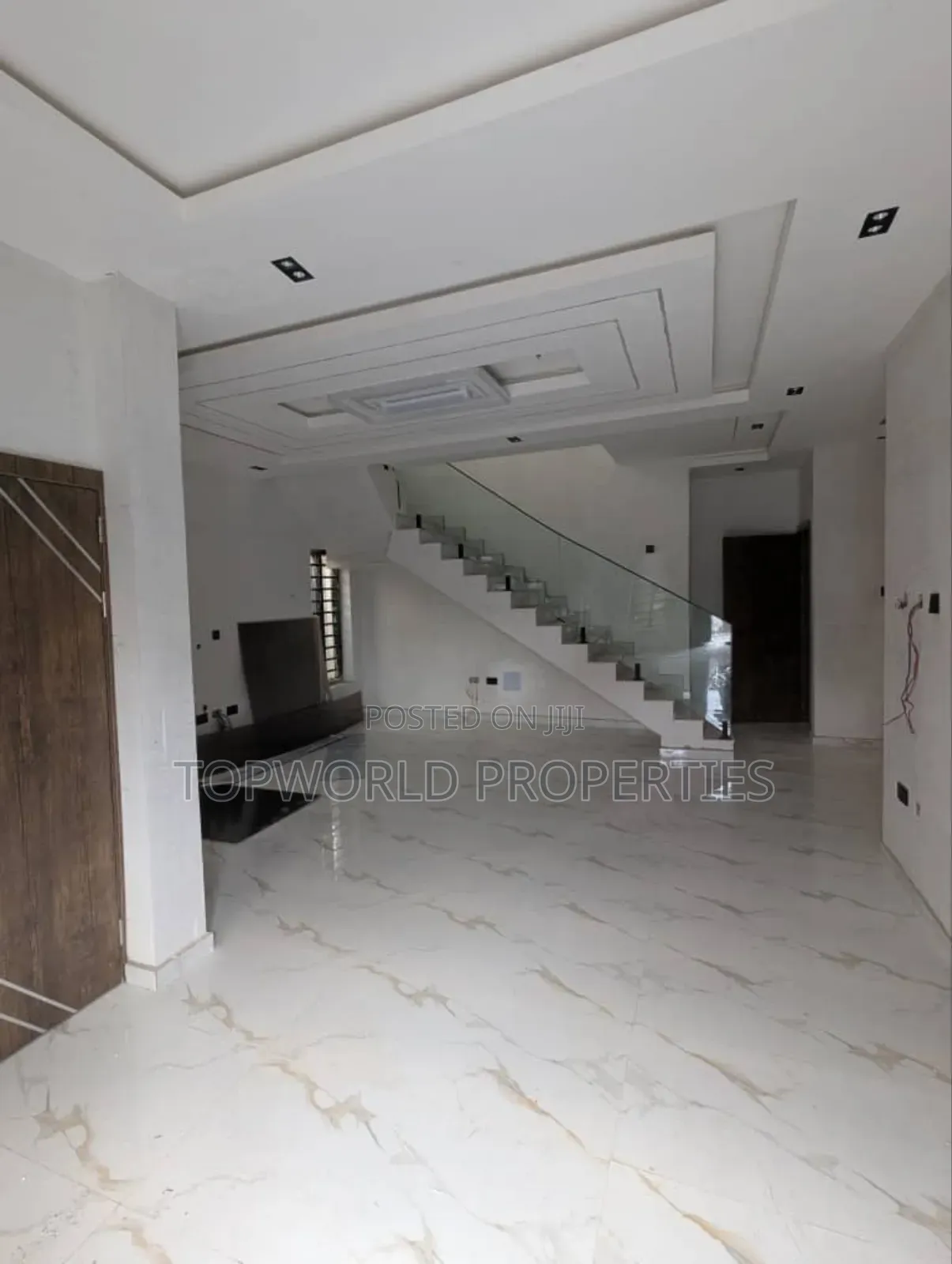 4bdrm Duplex in Within College Road for sale