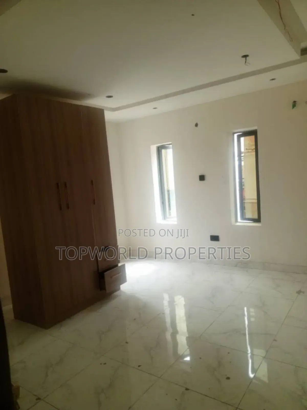 3bdrm Apartment in Gbagada for sale