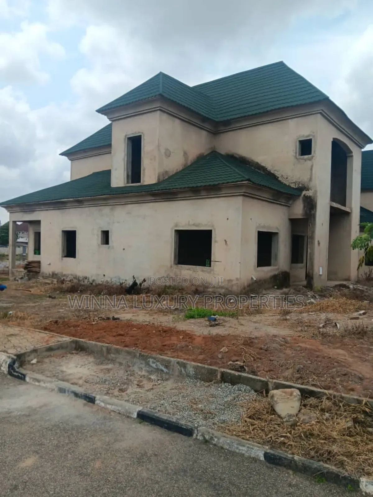 4bdrm Duplex in River Park Estate, for sale