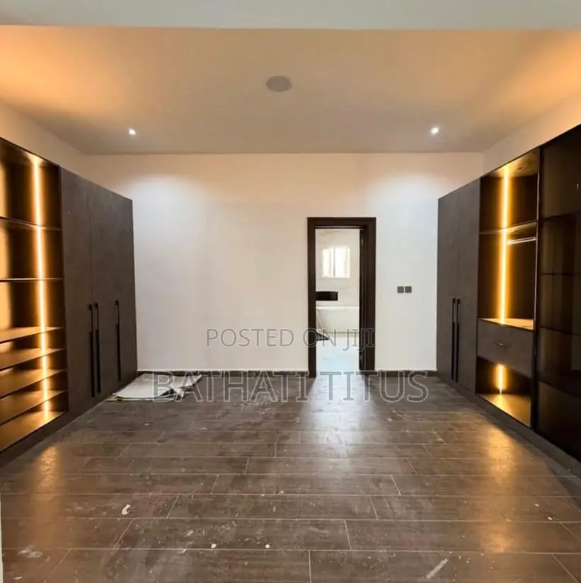 7bdrm Duplex in Asokoro for sale