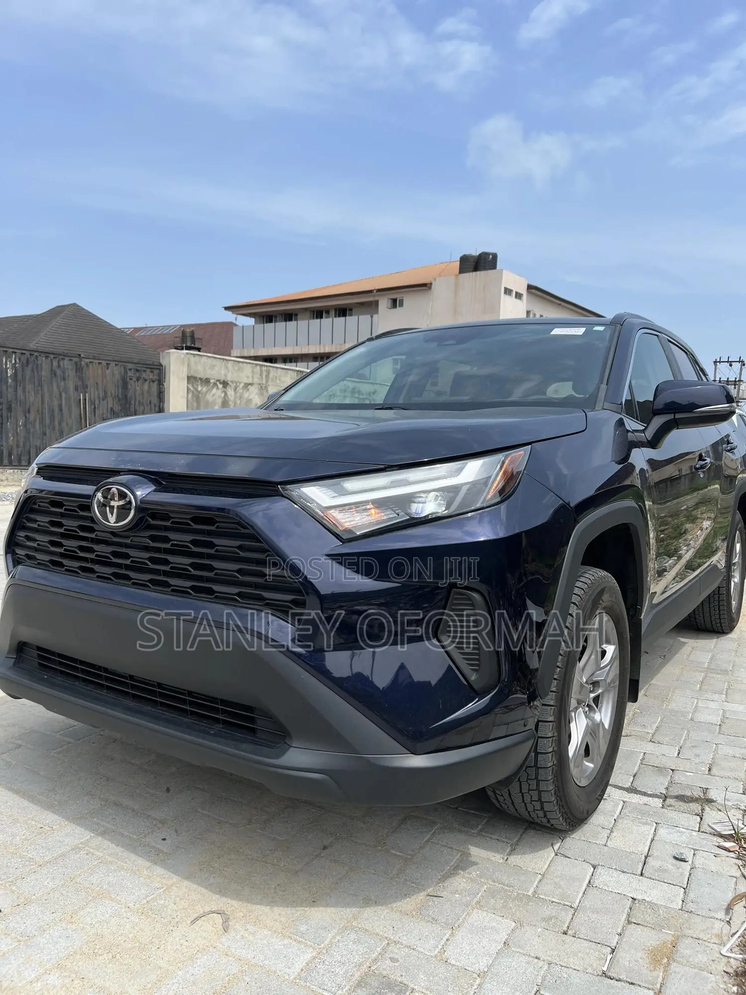 Toyota RAV4 XLE Premium AWD 2024 Black