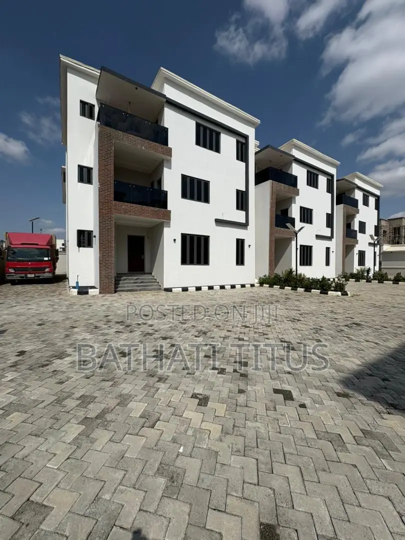 4bdrm Duplex in Life Camp for sale