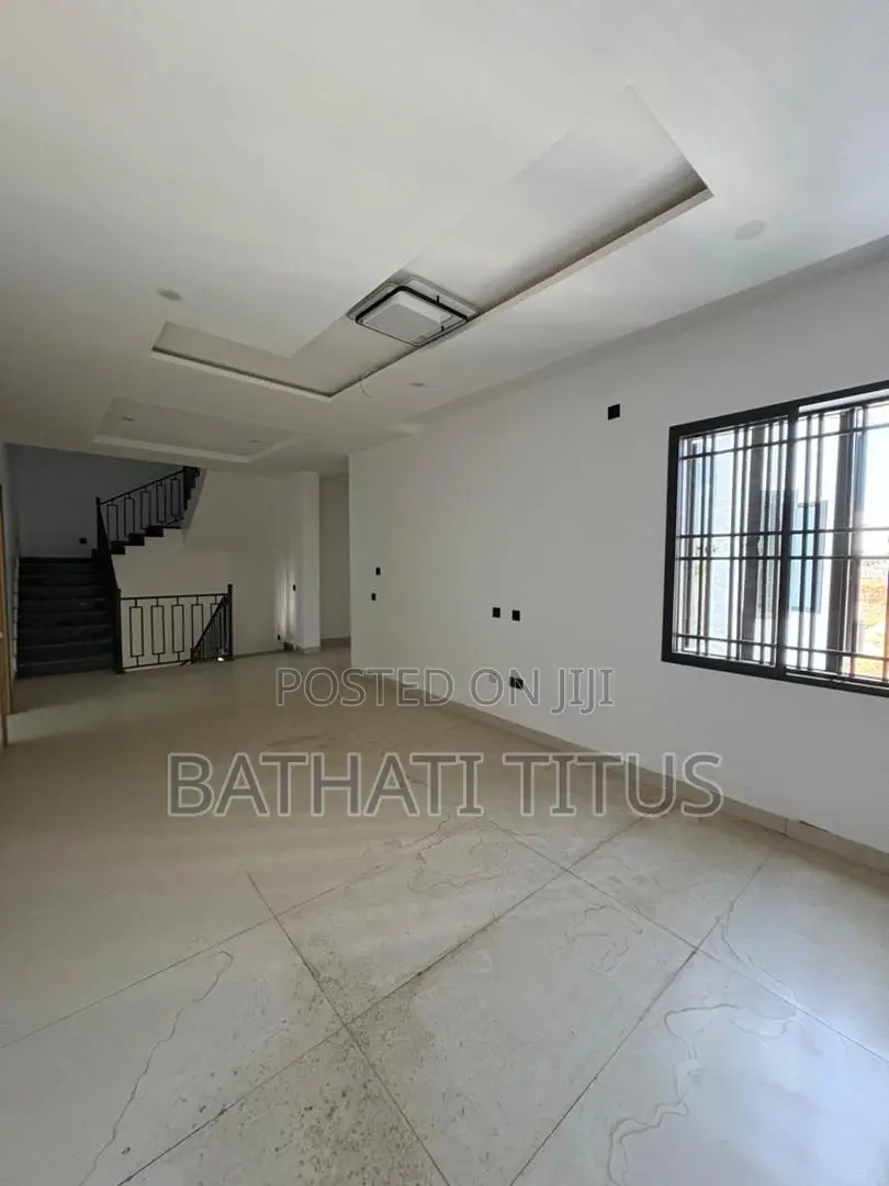 4bdrm Duplex in Life Camp for sale