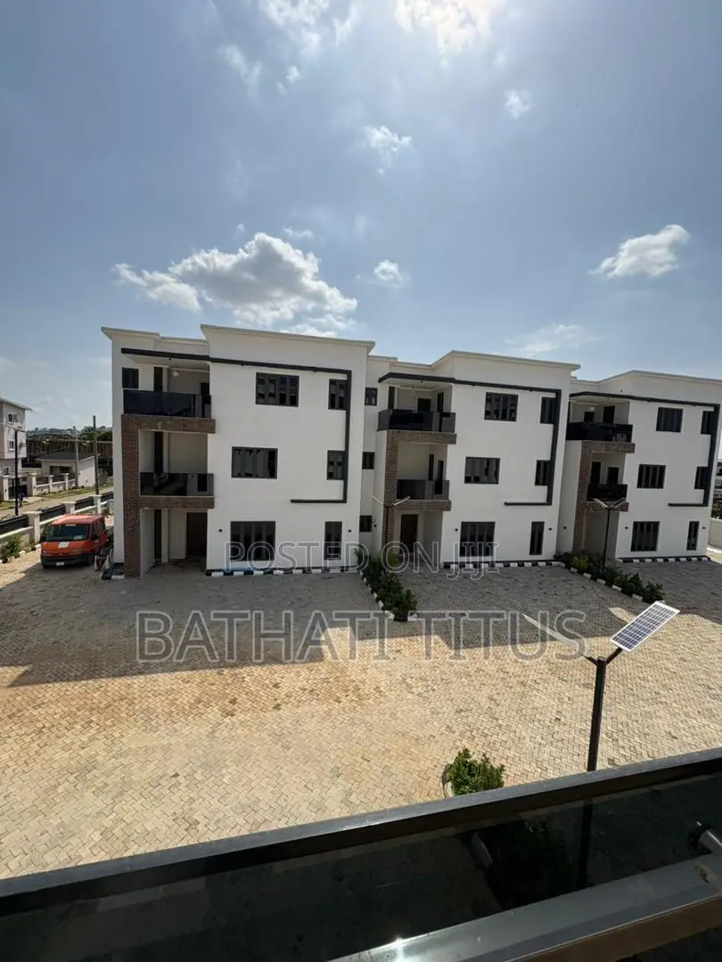4bdrm Duplex in Life Camp for sale