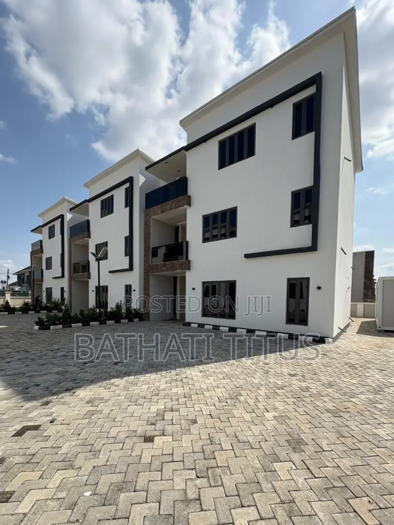 4bdrm Duplex in Life Camp for sale