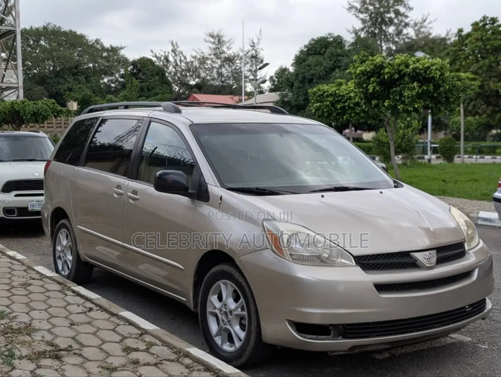 Toyota Sienna LE AWD 2005 Gold
