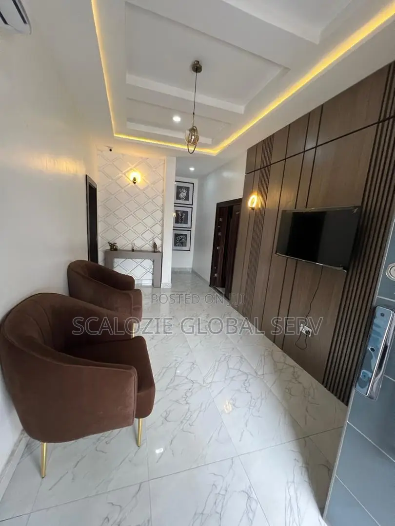 6bdrm Duplex in Majesty Estate, Off for sale