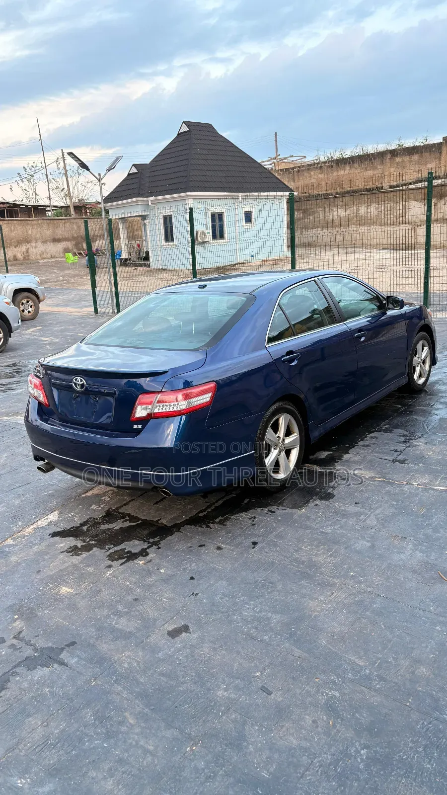 Toyota Camry SE V6 4dr Sedan (3.5L 6cyl 6A) 2011 Blue