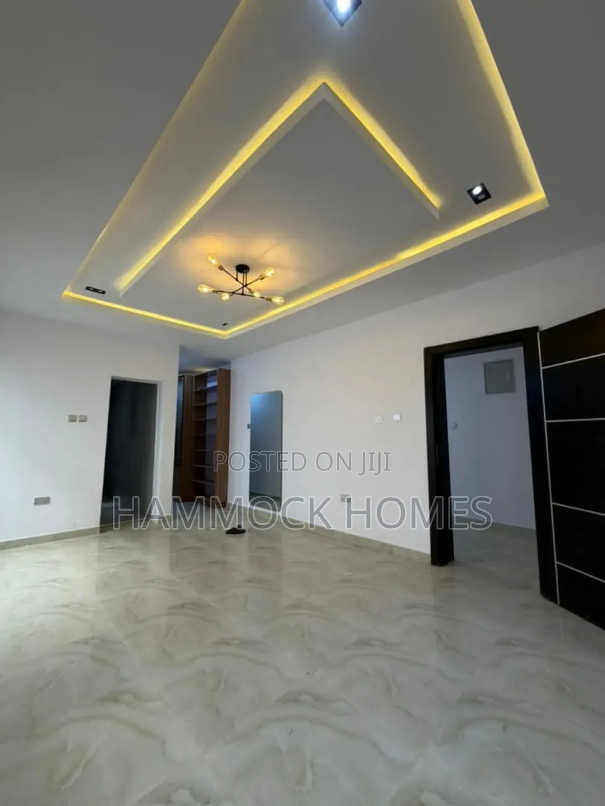 4bdrm Duplex in Alalubosa Gra for sale