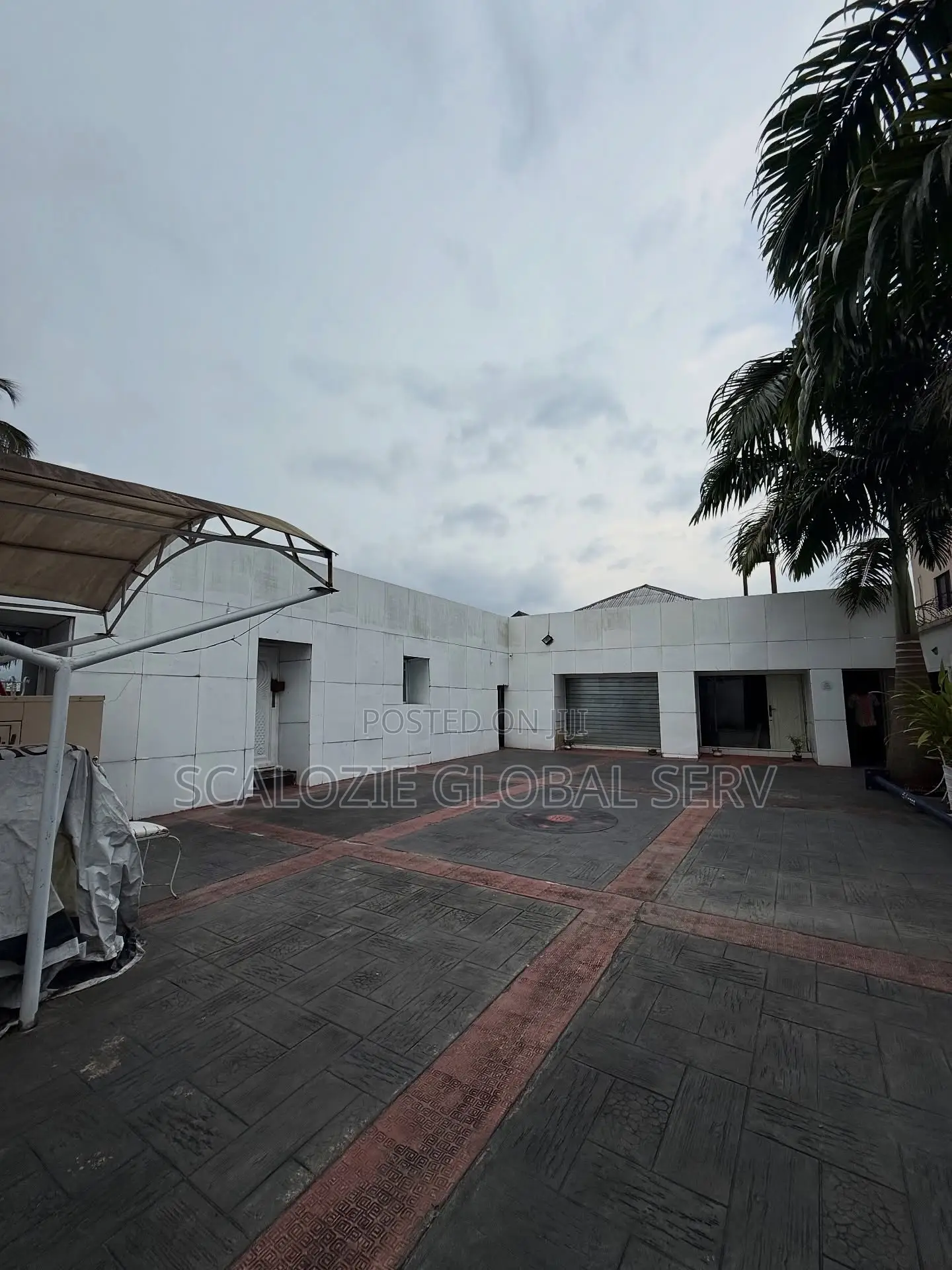 Office Space on 1 Plot of Land