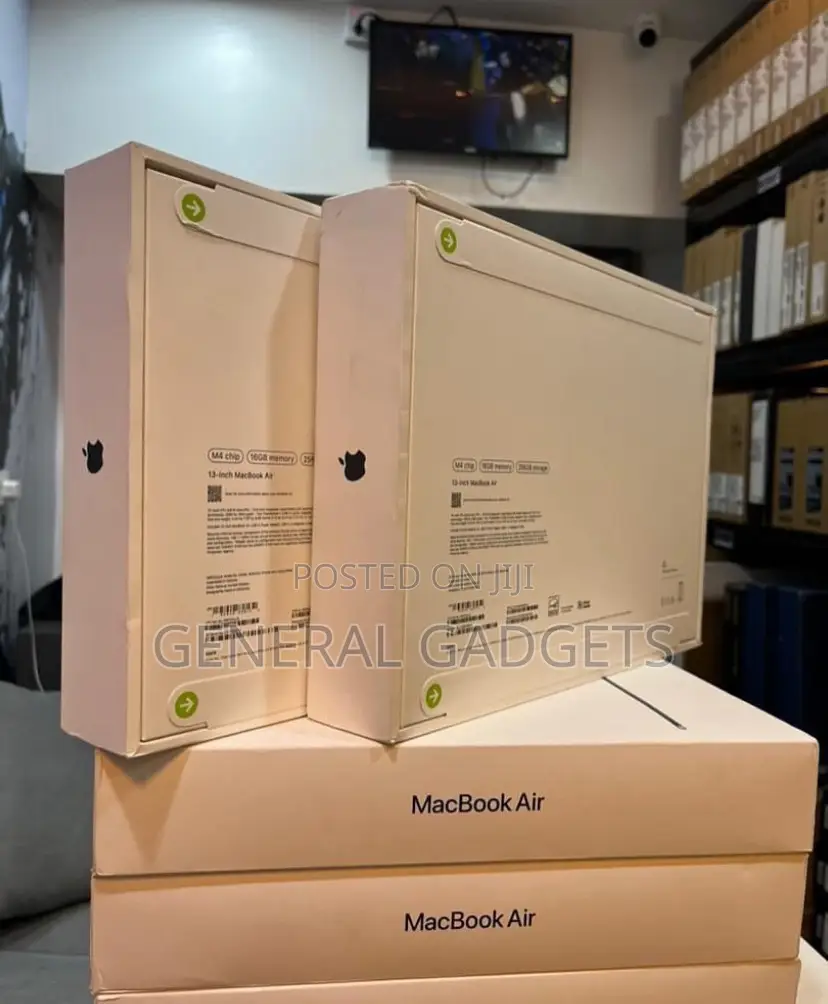 New Laptop Apple MacBook Air 2025 M4 13-Inch 16GB Apple M4 SSD 256GB