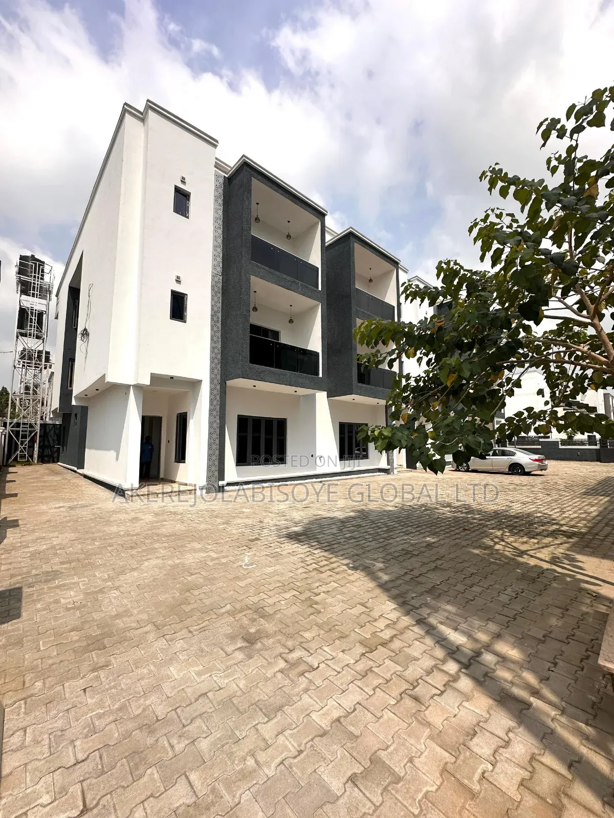 4bdrm Duplex in Jahi Gilmore for sale
