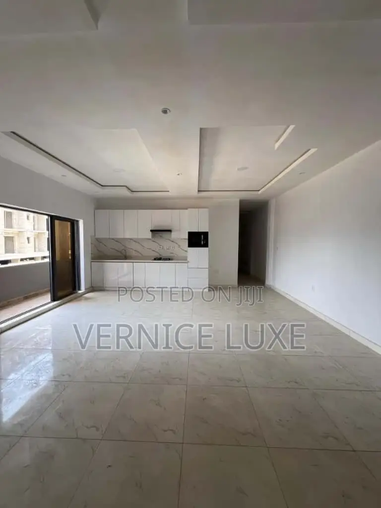 2bdrm Block of Flats in Freedom Way, Lekki Phase 1 for sale