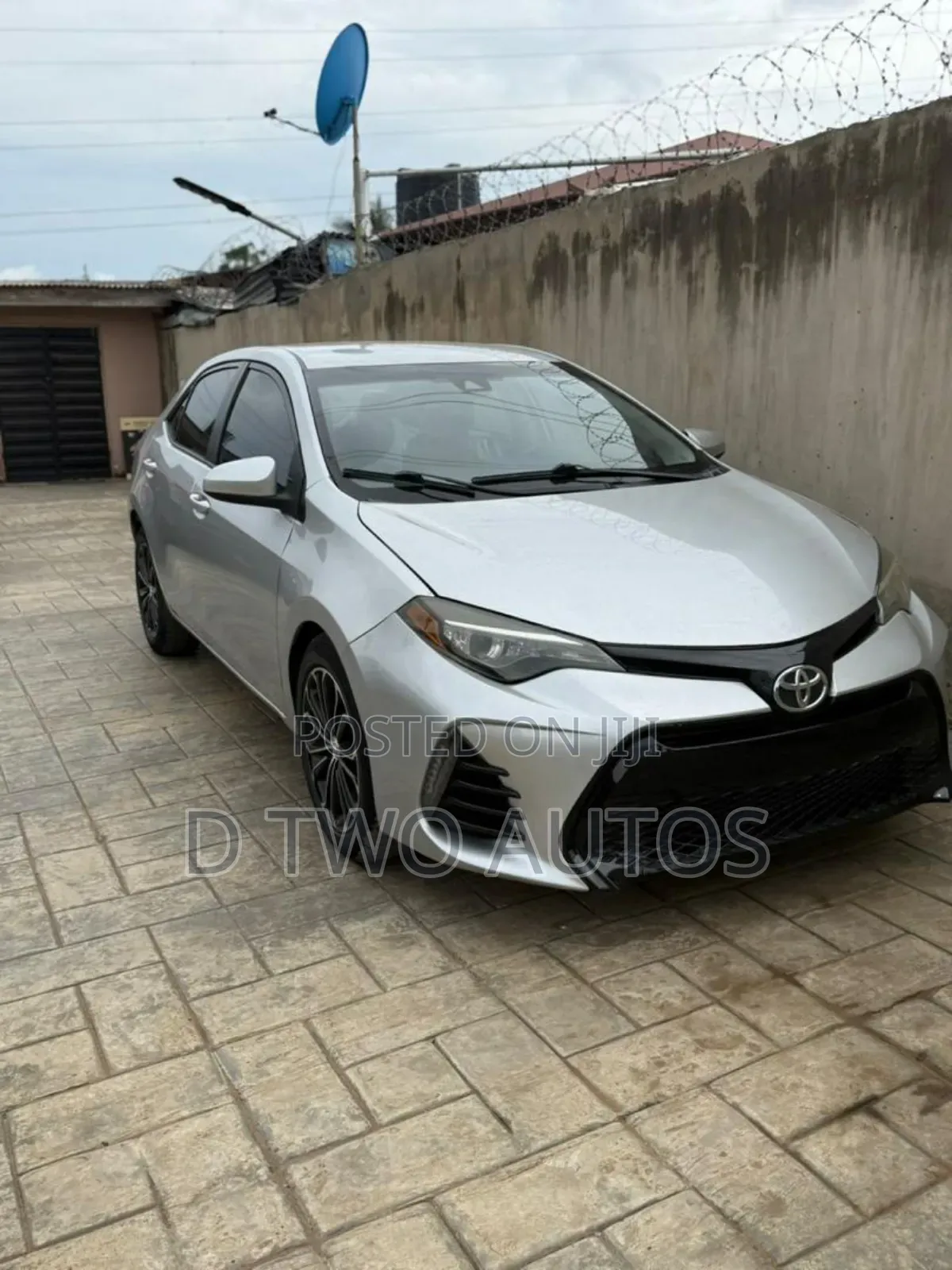 Toyota Corolla LE ECO 4dr Sedan (1.8L 4cyl CVT) 2017 Silver