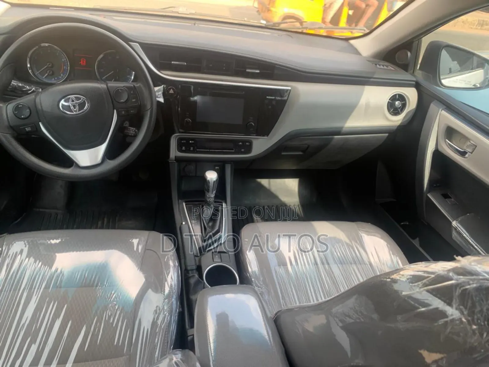 Toyota Corolla LE ECO 4dr Sedan (1.8L 4cyl CVT) 2017 Silver