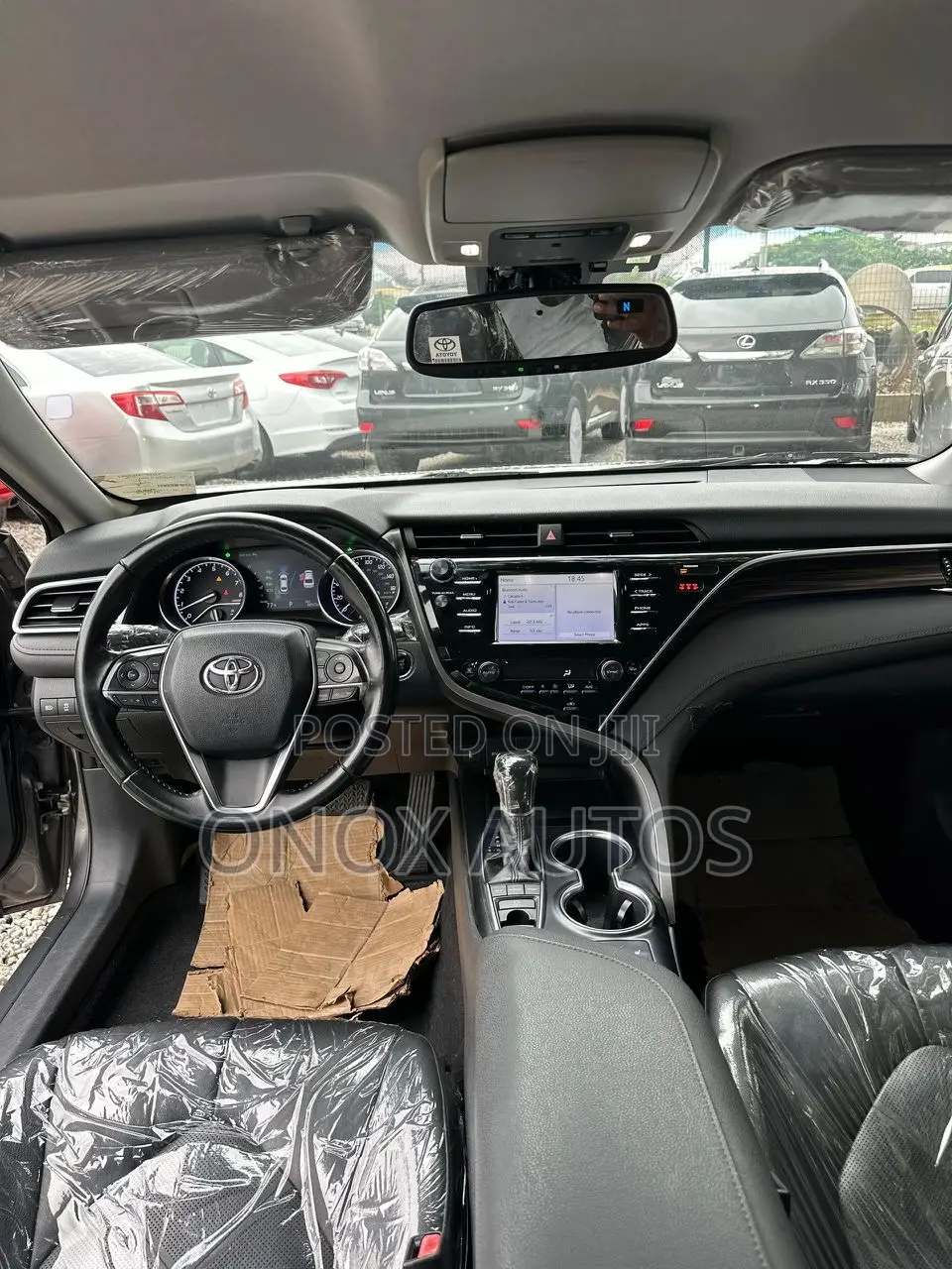 Toyota Camry XLE FWD (2.5L 4cyl 8AM) 2018 Gray