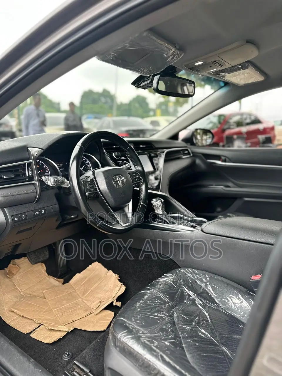 Toyota Camry XLE FWD (2.5L 4cyl 8AM) 2018 Gray