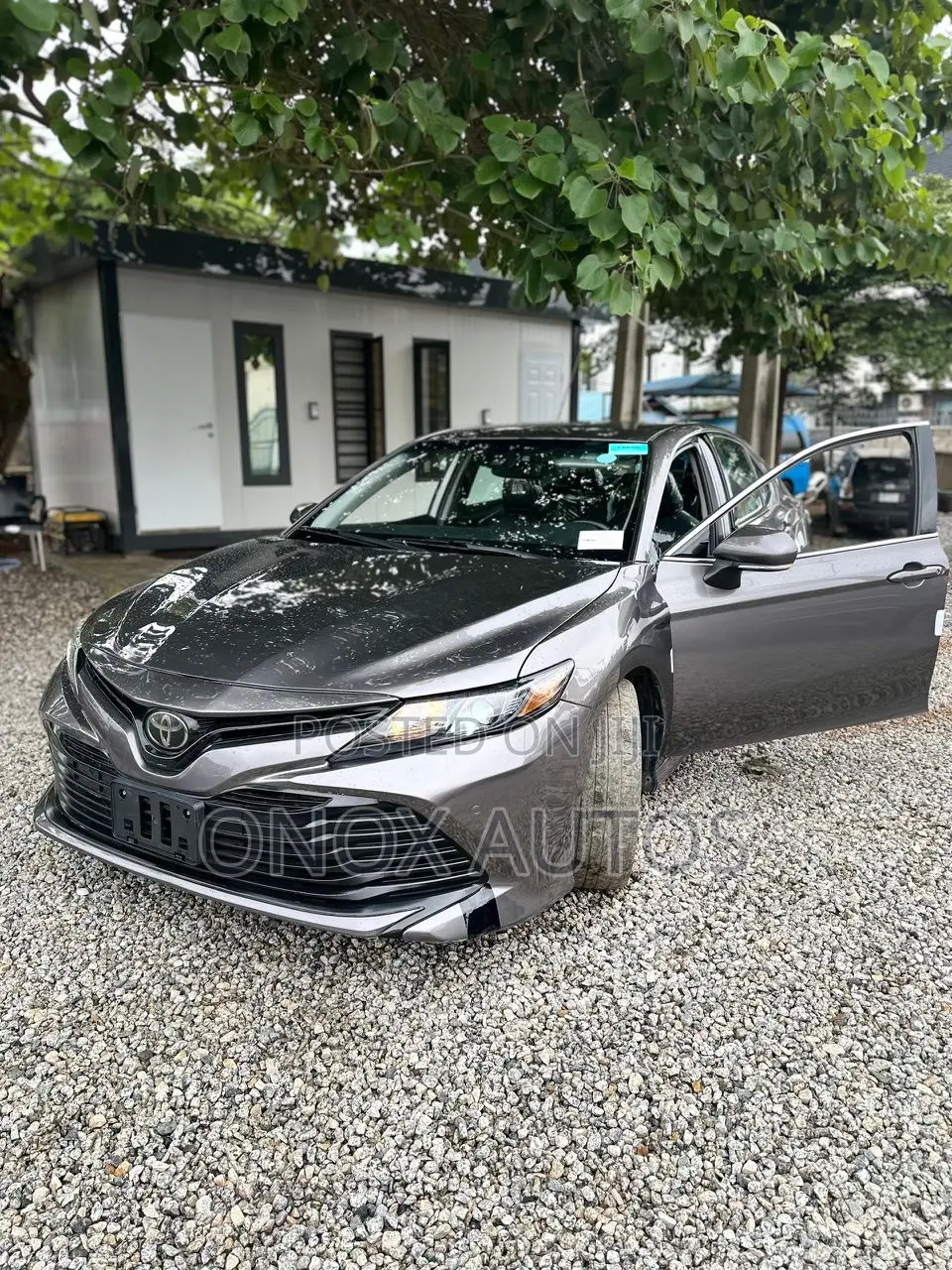 Toyota Camry XLE FWD (2.5L 4cyl 8AM) 2018 Gray