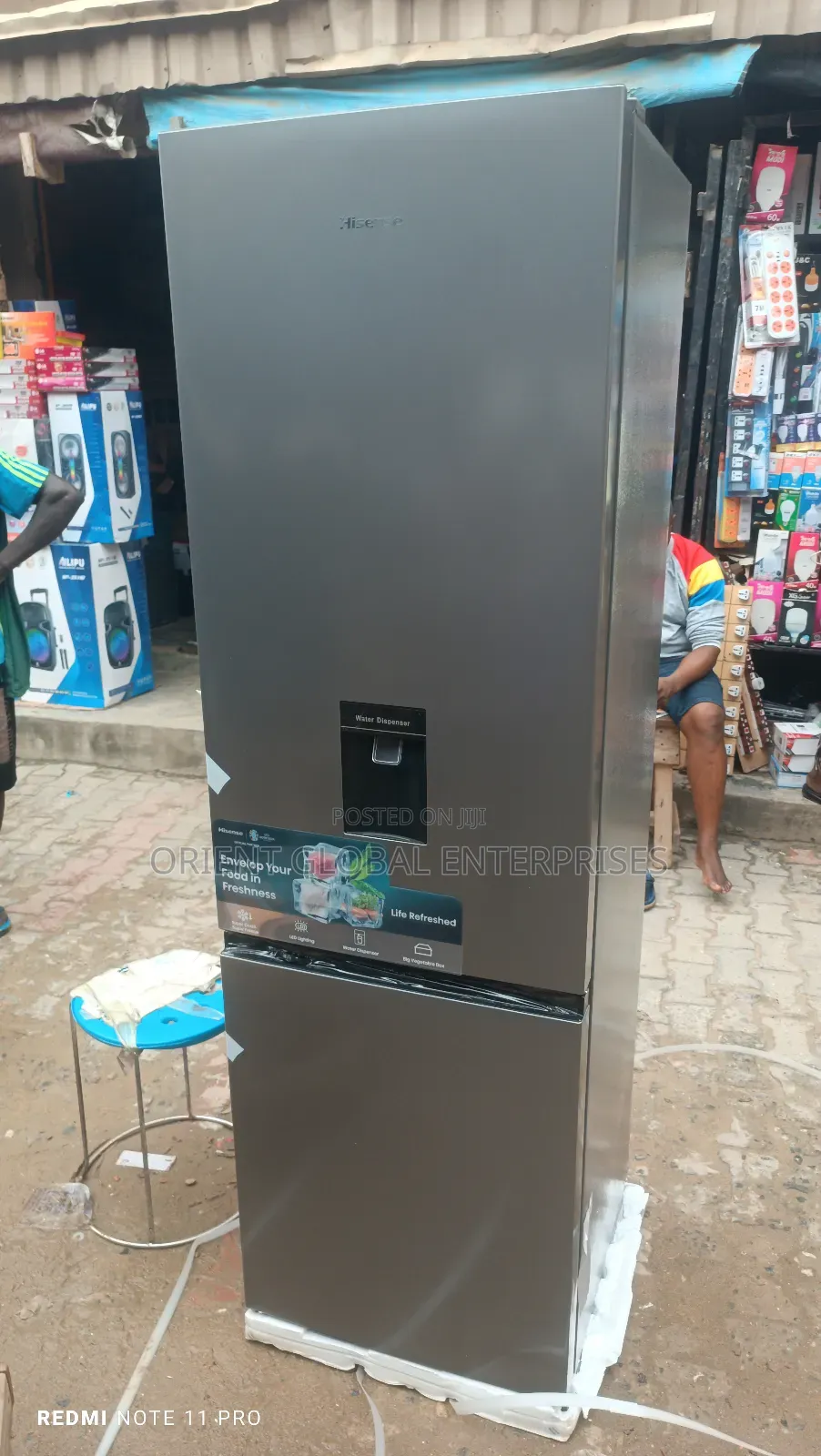 Hisense 268l Double Door Dispenser Refrigerator