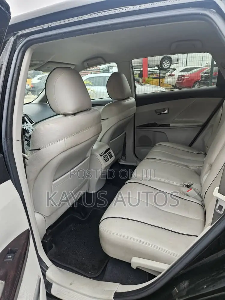 Toyota Venza V6 AWD 2011 Black