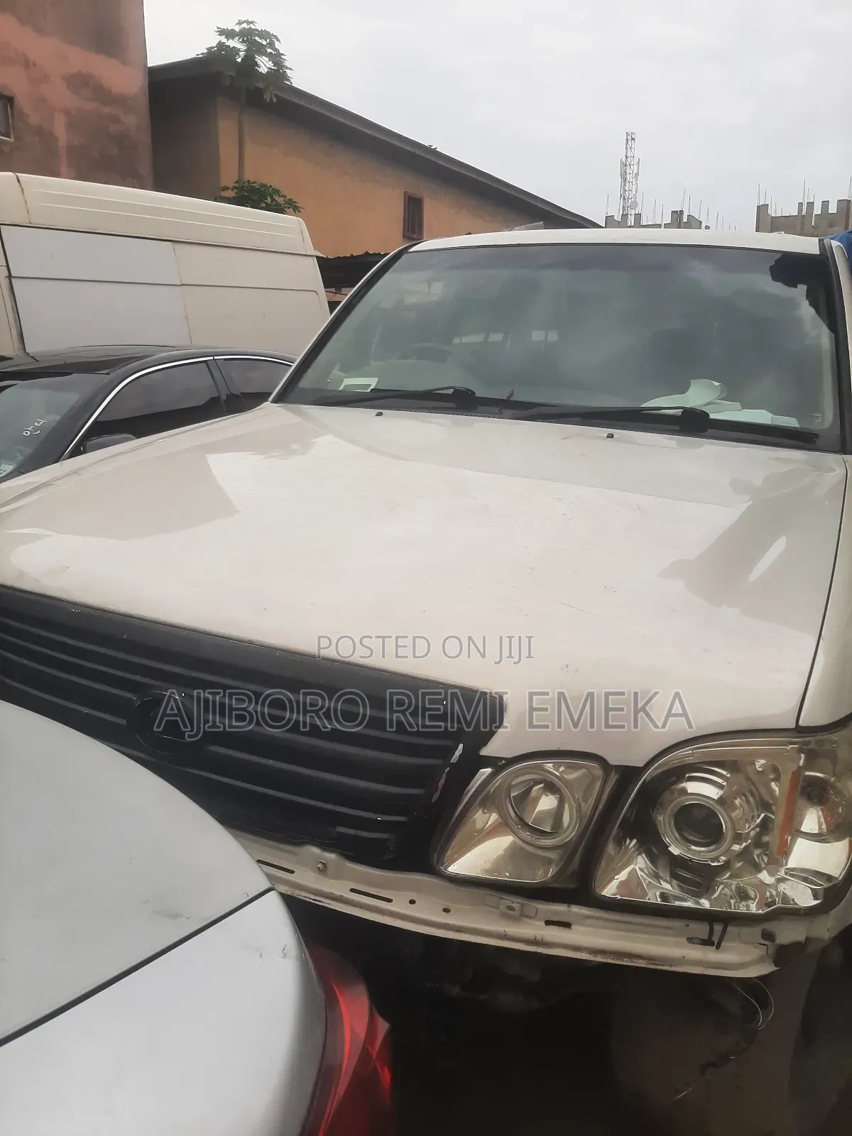 Lexus LX 470 1999 Off white