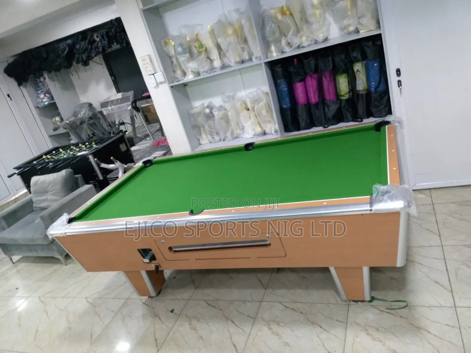 Luxurious 8ft Marble Snooker Board With Coin)