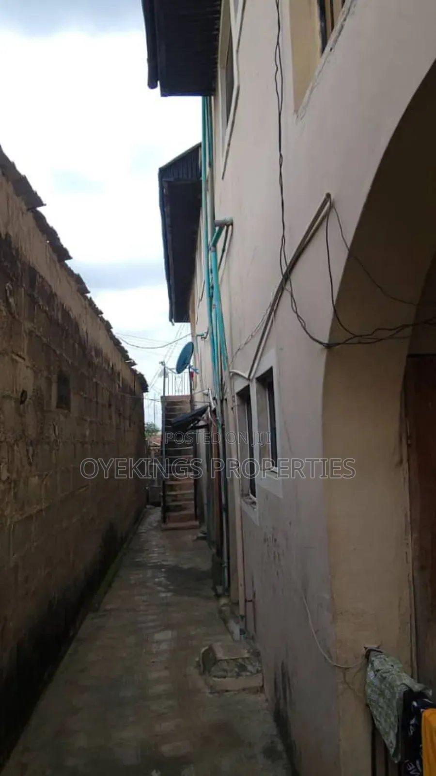 2bdrm Block of Flats in Akinyemi Area, Akala Express for sale