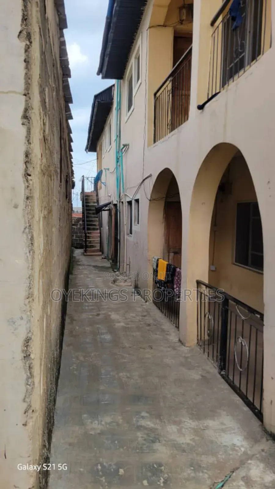 2bdrm Block of Flats in Akinyemi Area, Akala Express for sale