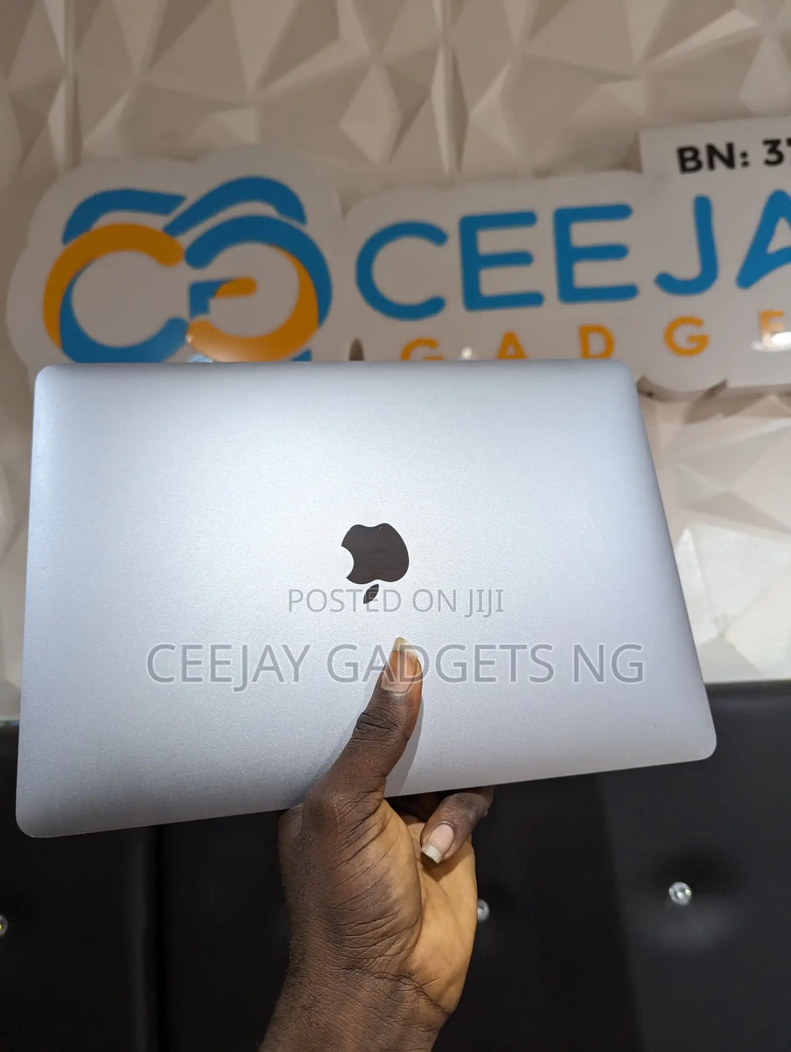 Laptop Apple MacBook Pro 2017 8GB Intel Core I5 SSD 256GB