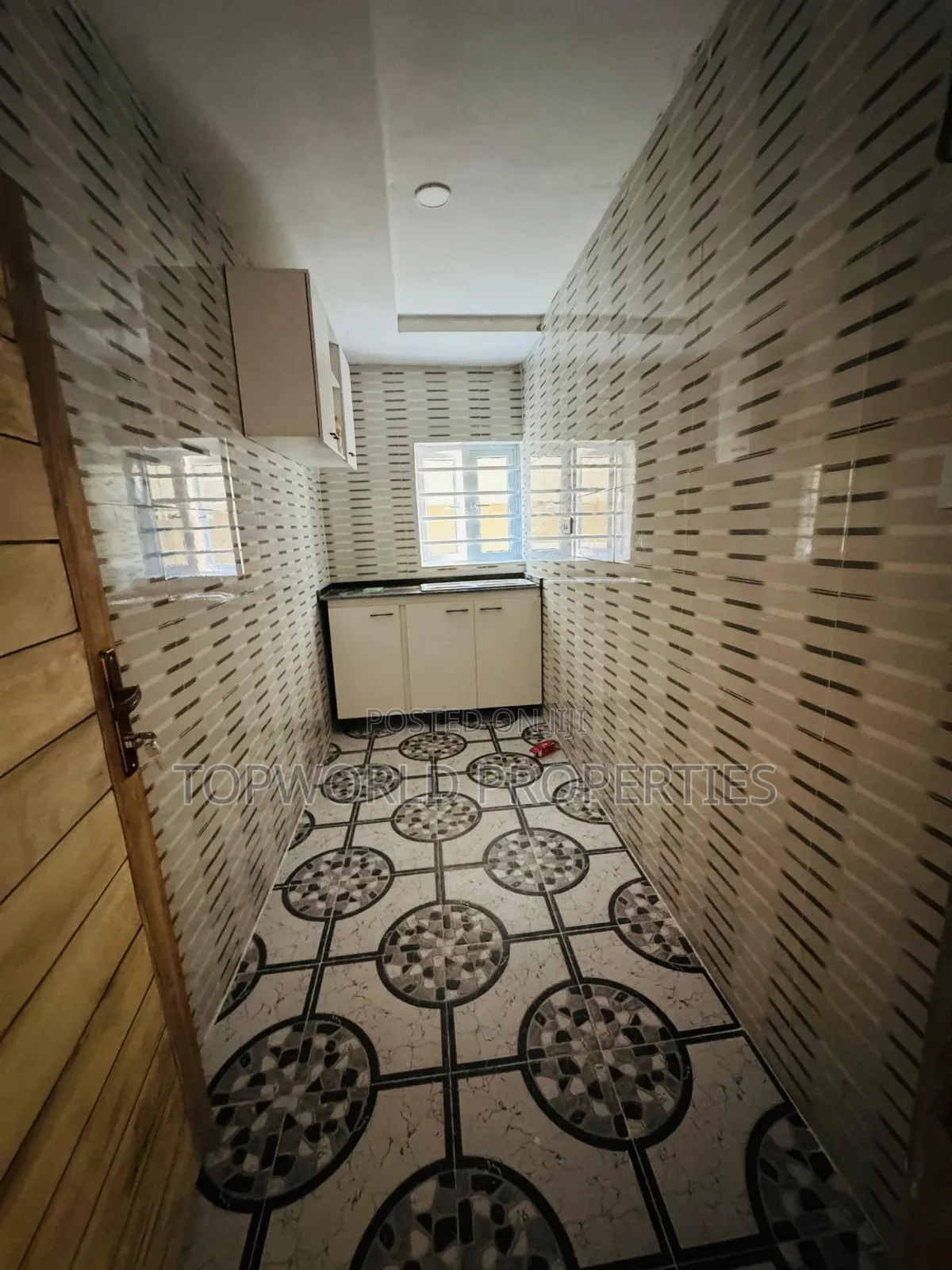 3bdrm Apartment in Ogba for sale
